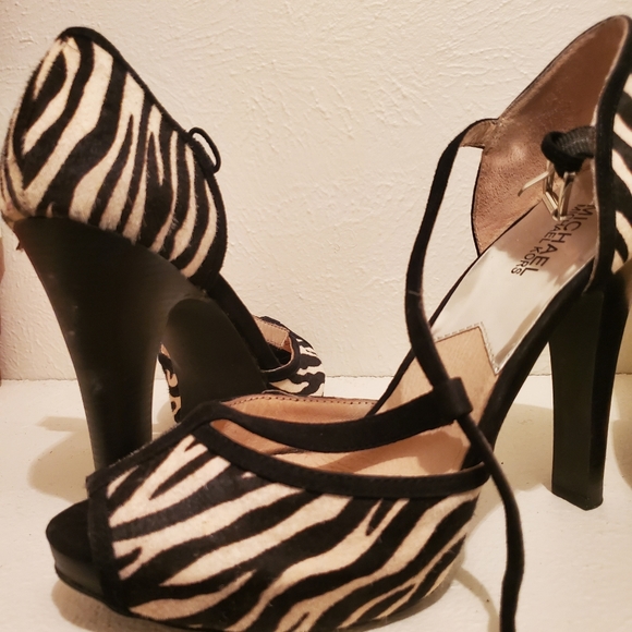 Heels - Picture 1 of 3